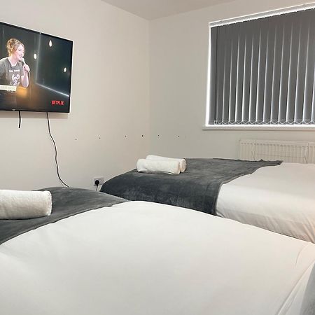 4 Bedroom 2 Bathroom Shared House - Near Bhx And Nec Birmingham Zewnętrze zdjęcie