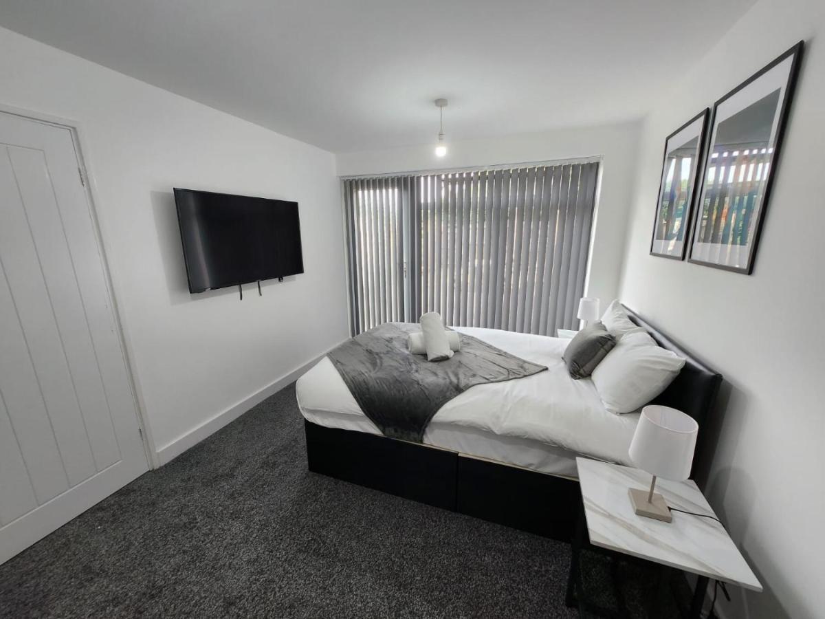 4 Bedroom 2 Bathroom Shared House - Near Bhx And Nec Birmingham Zewnętrze zdjęcie