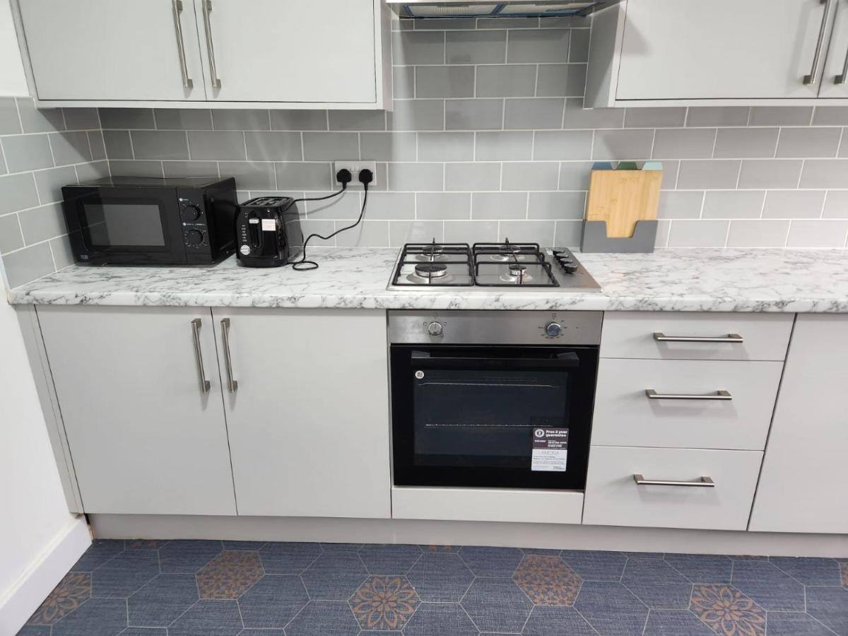 4 Bedroom 2 Bathroom Shared House - Near Bhx And Nec Birmingham Zewnętrze zdjęcie