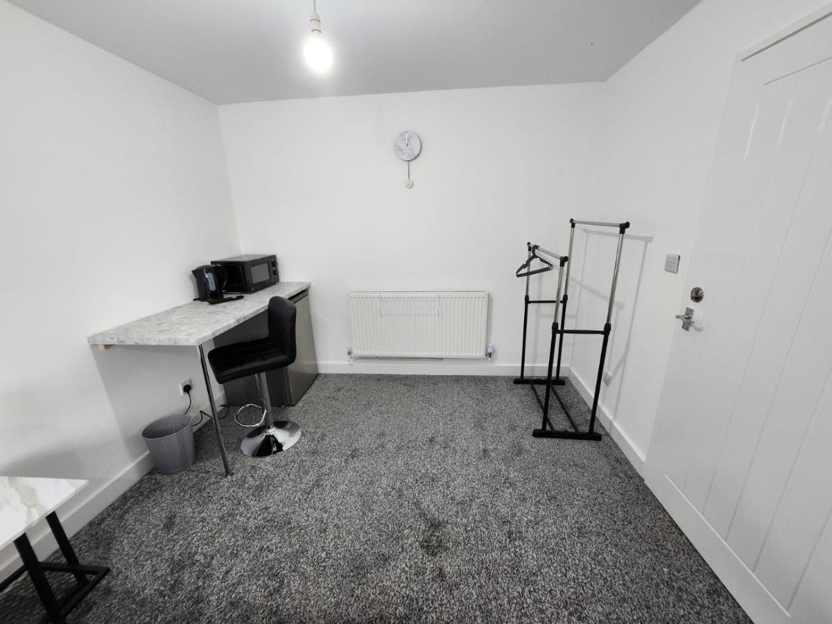 4 Bedroom 2 Bathroom Shared House - Near Bhx And Nec Birmingham Zewnętrze zdjęcie