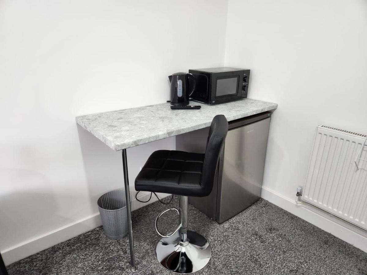 4 Bedroom 2 Bathroom Shared House - Near Bhx And Nec Birmingham Zewnętrze zdjęcie