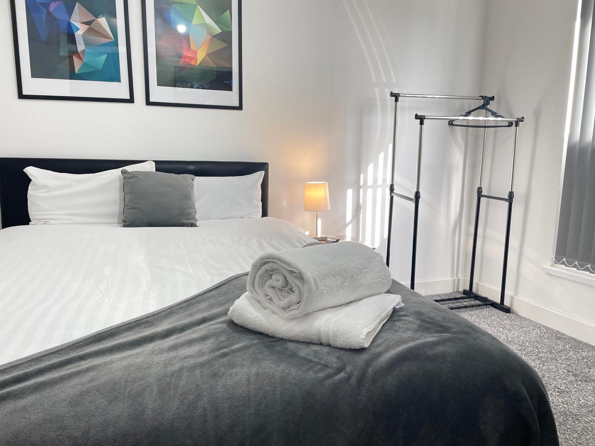 4 Bedroom 2 Bathroom Shared House - Near Bhx And Nec Birmingham Zewnętrze zdjęcie