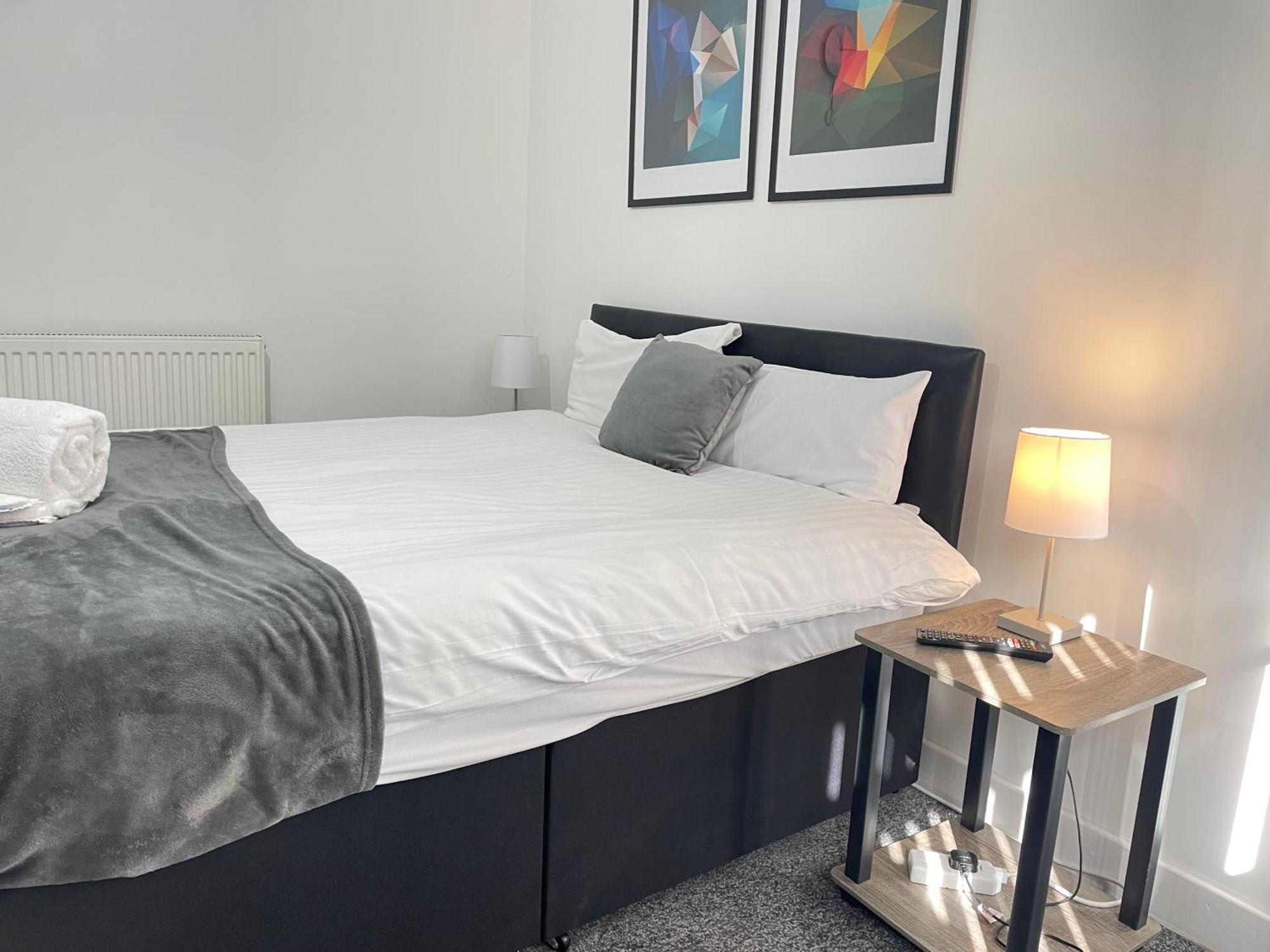 4 Bedroom 2 Bathroom Shared House - Near Bhx And Nec Birmingham Zewnętrze zdjęcie