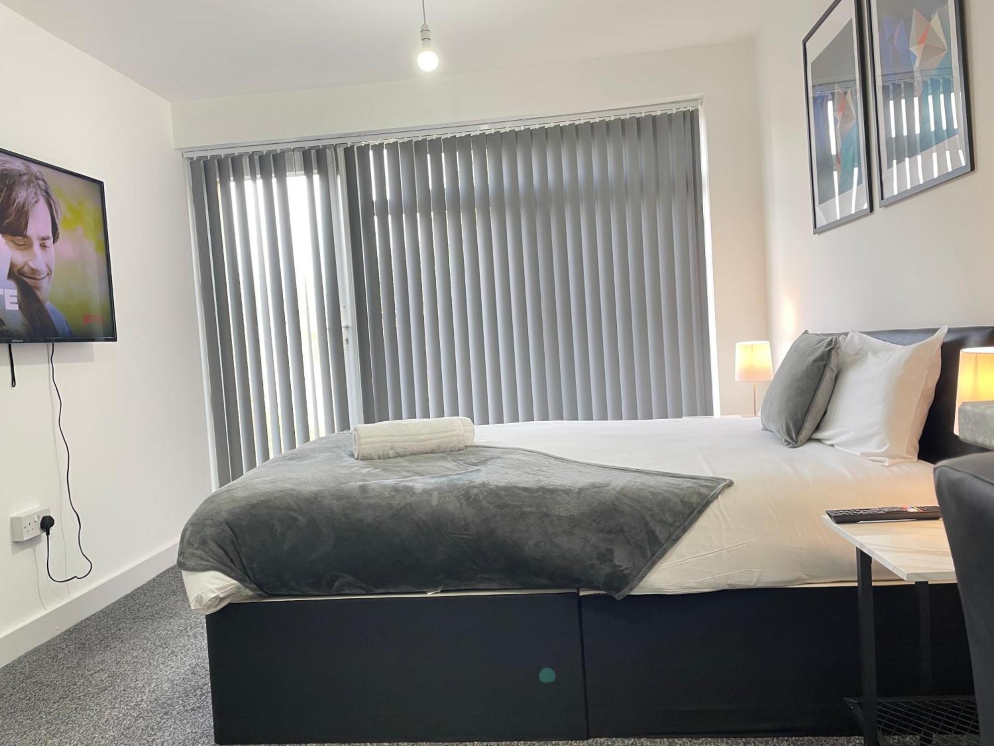 4 Bedroom 2 Bathroom Shared House - Near Bhx And Nec Birmingham Zewnętrze zdjęcie